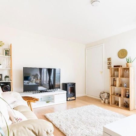 Cosy Room Near The City Centre With Free Parking Bath Extérieur photo